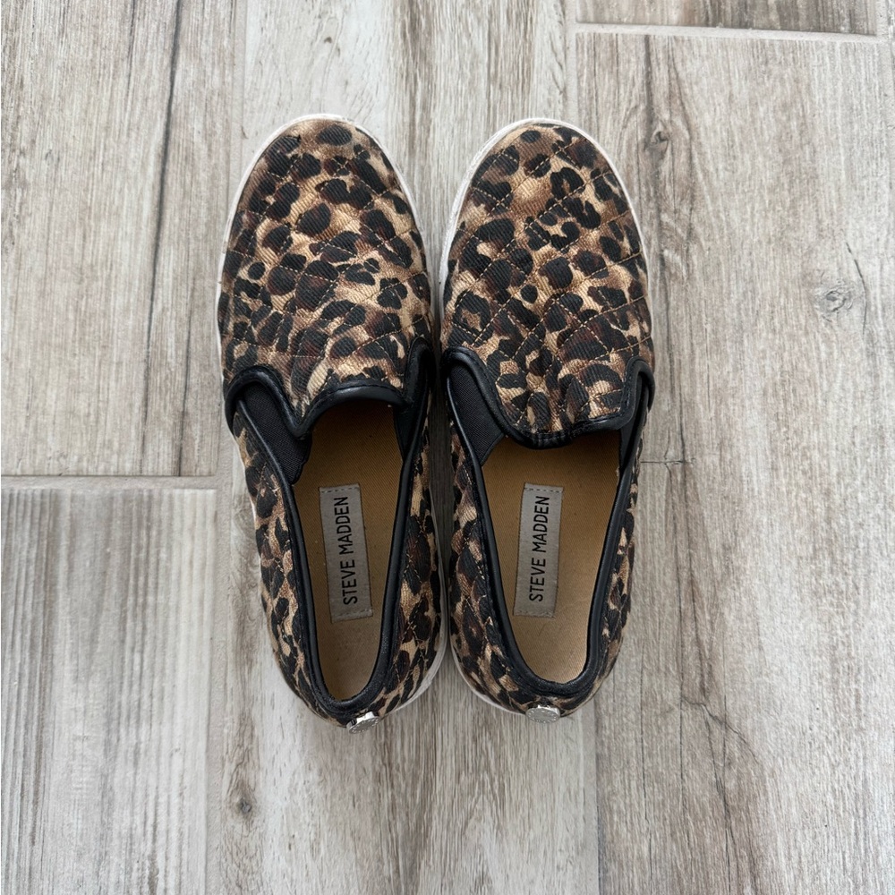 Steven Madden Flat Sneaks